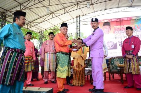 Gubernur Riau Buka Festival Permainan Rakyat 